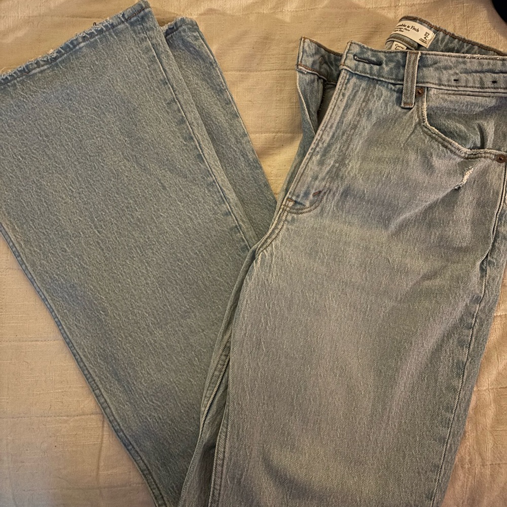 Abercrombie & Fitch High Rise Vintage Flare Jeans